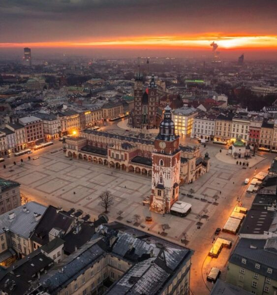 Stary rynek w Krakowie.