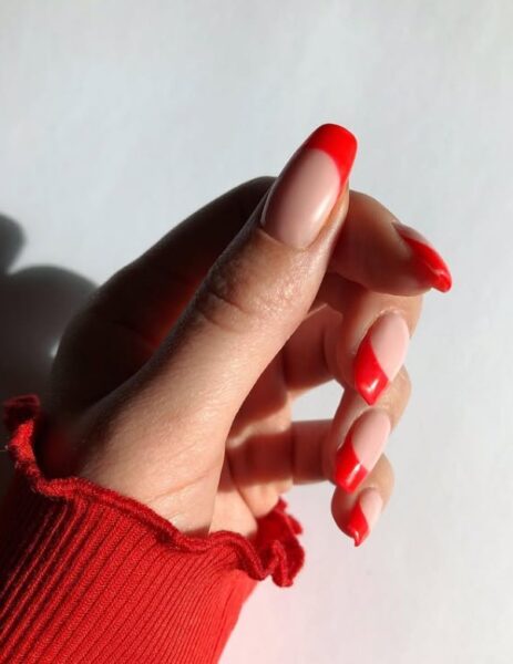 Jarzębinowy manicure.