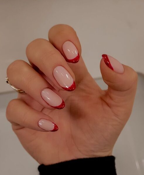 Świąteczny manicure. 