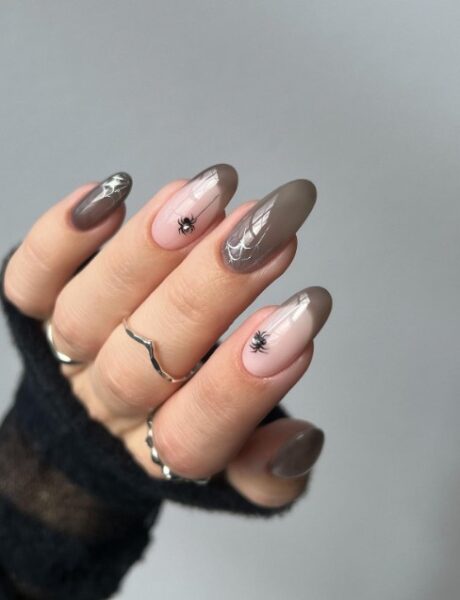 Manicure na halloween.