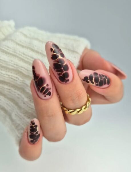 Animal Print Nails. 