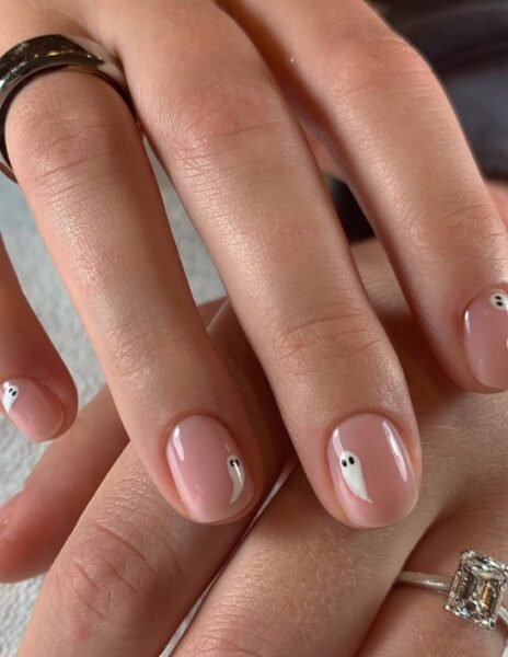 Manicure na halloween.
