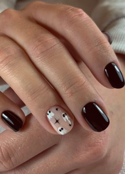 Manicure na halloween.