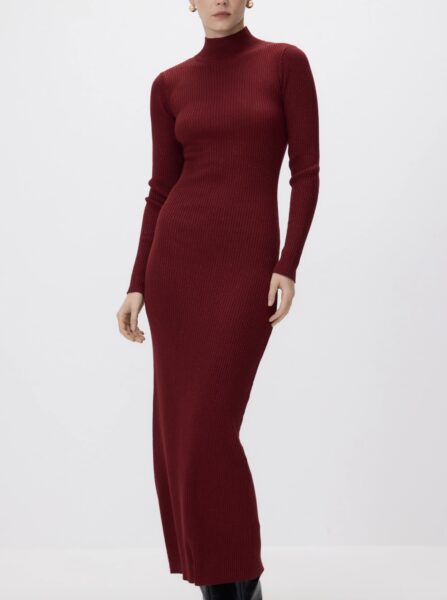 Dzianinowa sukienka z długim rękawem /Reserved.com