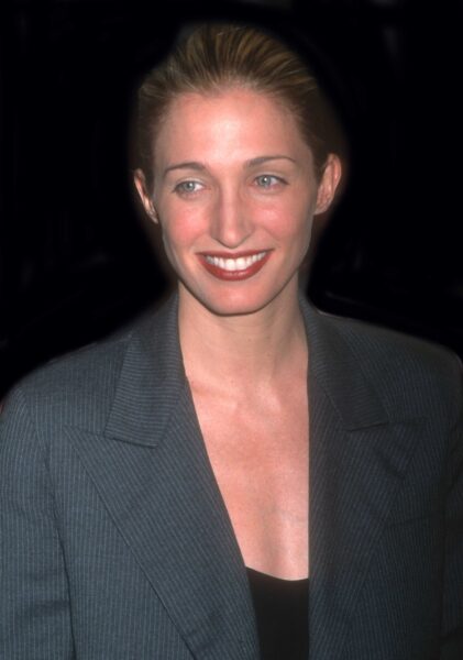 Nie&nbsp;luksusowy flakon, a&nbsp;prosty olejek. Tak&nbsp;pachniała Carolyn Bessette-Kennedy