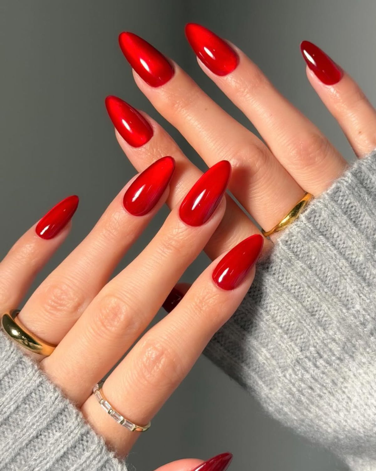 Czerwone paznokcie na&nbsp;walentynki 2026 – trendy w&nbsp;eleganckim stylu, bez&nbsp;nadmiaru cukierkowości