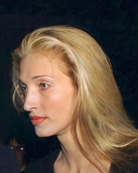 Bessette blonde – elegantki już celują w ten odcień. Komu pasuje i jak go uzyskać?