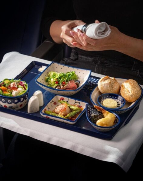 Z Dolnego Śląska prosto do chmur. LOT stawia na wyjątkową polską ceramikę