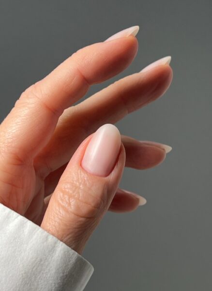 Ten trend paznokci podbija salony w 2026 roku i wygląda, jakbyś w ogóle nic nie miała