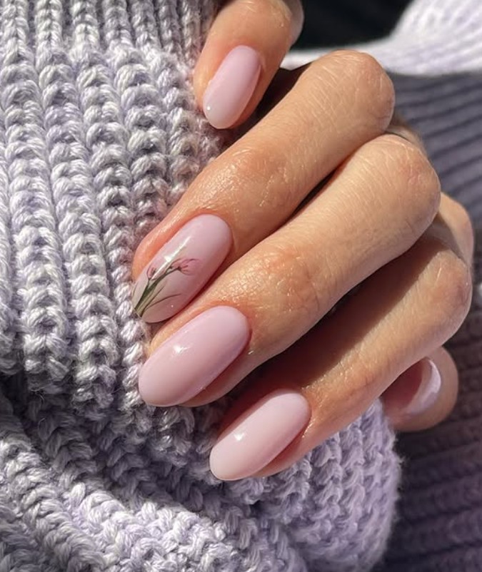 Tulipanowe paznokcie są wszędzie. Nie mam wątpliwości, że to mocny trend wiosny 2026