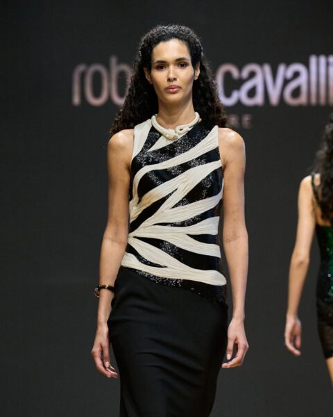 Ubrania w zebrę to nowa obsesja mody. Ten wzór widzisz teraz wszędzie