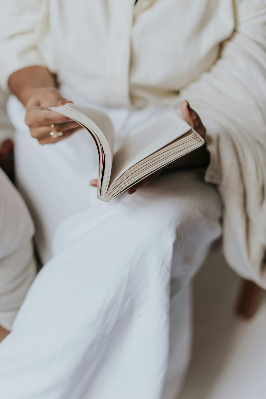 Jeśli kochasz modę i jej historię, od tej książki trudno będzie ci się oderwać