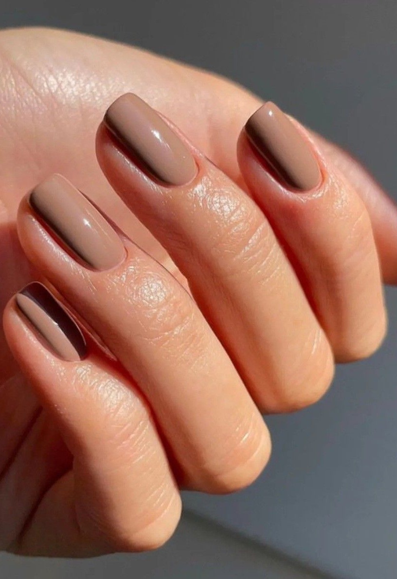 Café au lait manicure – trend na wiosnę 2026, który zastąpi klasyczny nude