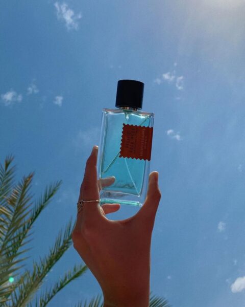 Morskie zapachy mogą zastąpić klasyczne kwiatowe perfumy? Te kompozycje udowadniają, że tak