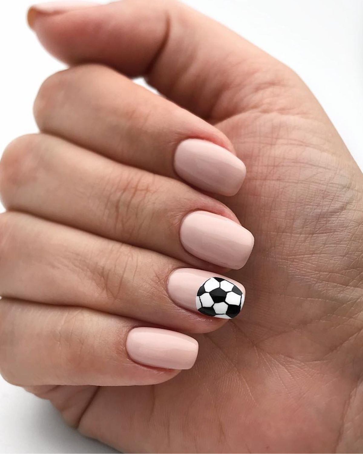 Paznokcie na mundial 2026. Manicure inspirowany największym piłkarskim wydarzeniem świata