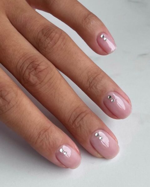 Największe wakacyjne trendy manicure na lato 2026 – zebrałyśmy paznokcie z klasą w jedną listę