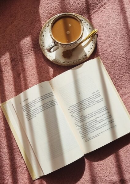 Quiet luxury w literaturze. Co czytają kobiety o wyrafinowanym guście?