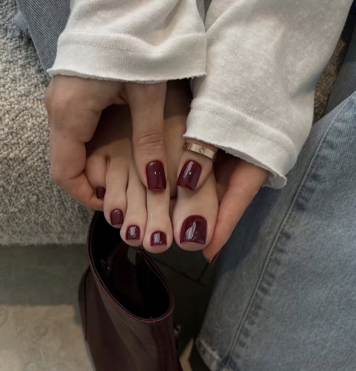 Bordo może poczekać. Ten pedicure będzie modny na początku września 2026